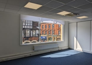 High St, Redhill to rent Interior Photo- Image 1 of 2