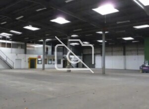 Industrial in Palaiseau to rent Interior Photo- Image 2 of 2