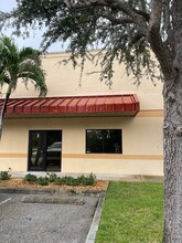 15821 Mercantile Ct, Jupiter, FL for rent Building Photo- Image 2 of 8