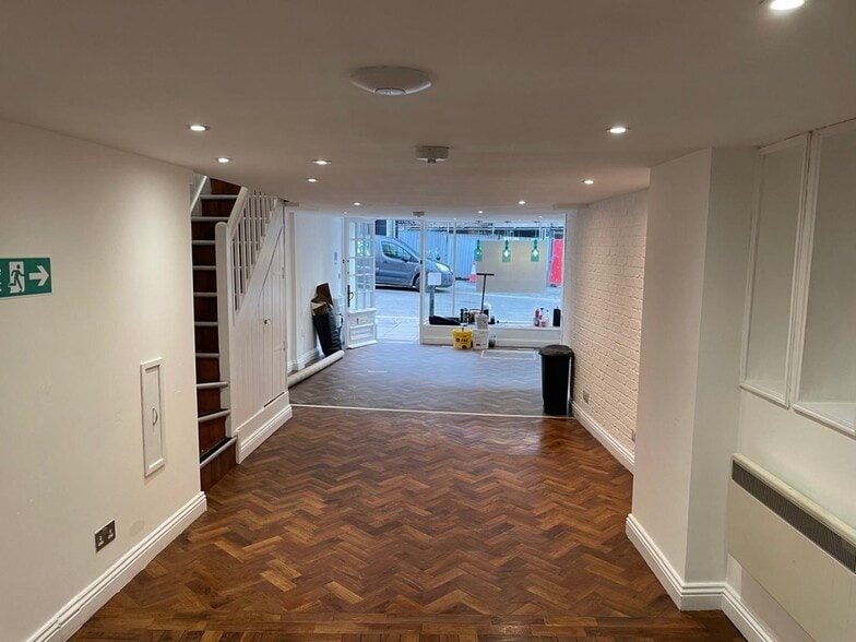 53 Market Pl, Chippenham to rent - Interior Photo - Image 3 of 4