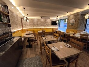 Retail in Barcelona, Barcelona to rent Interior Photo- Image 2 of 30