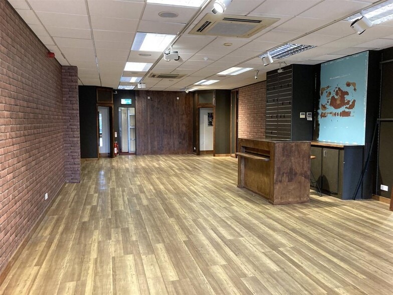 45-59 The Avenue, Minehead to rent - Building Photo - Image 3 of 5