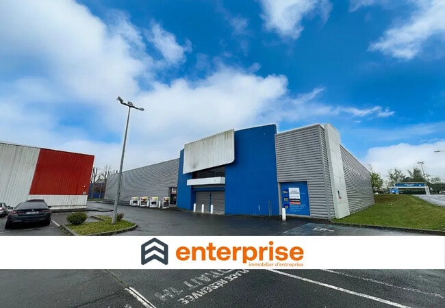 Location Commerce 900 m²