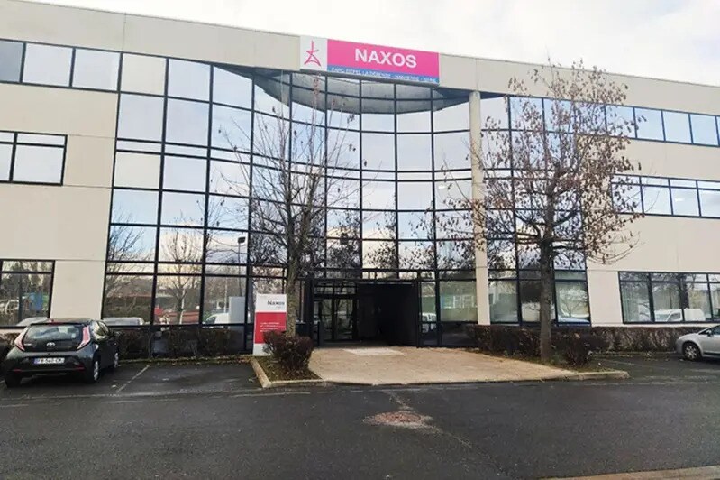 56 Rue Des Hautes Pâtures, Nanterre to rent - Building Photo - Image 2 of 14