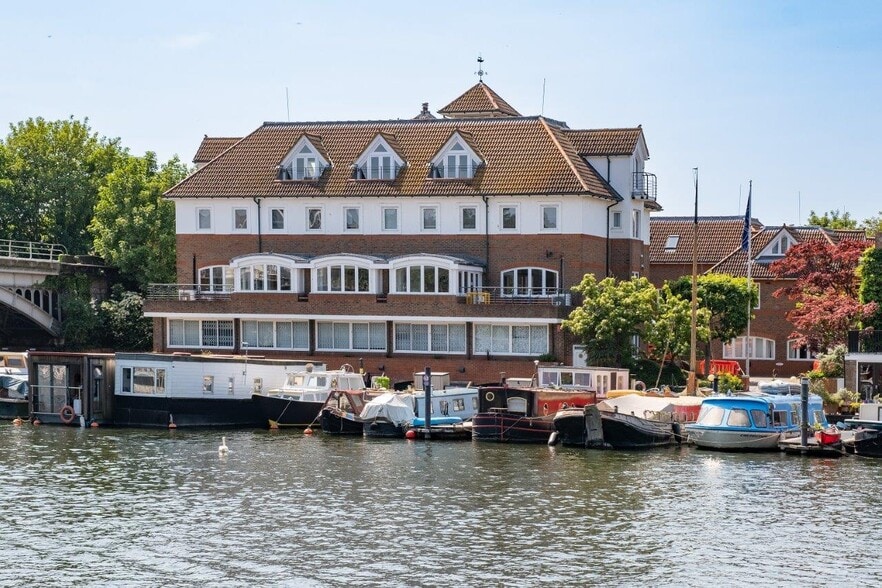 Lower Teddington Rd, Kingston Upon Thames to rent - Building Photo - Image 1 of 7