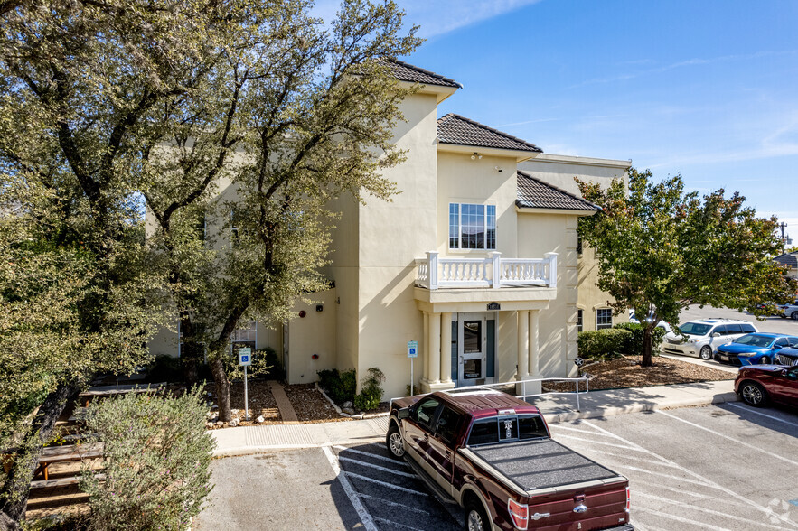 18838 Stone Oak Pky, San Antonio, TX for rent - Building Photo - Image 1 of 7