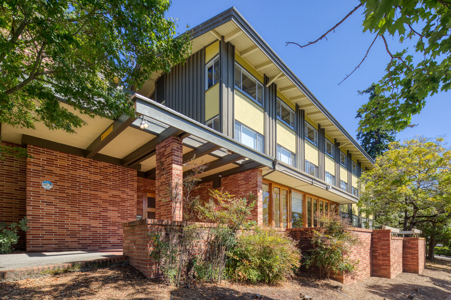 2401 Piedmont Ave, Berkeley, CA for sale - Building Photo - Image 1 of 19