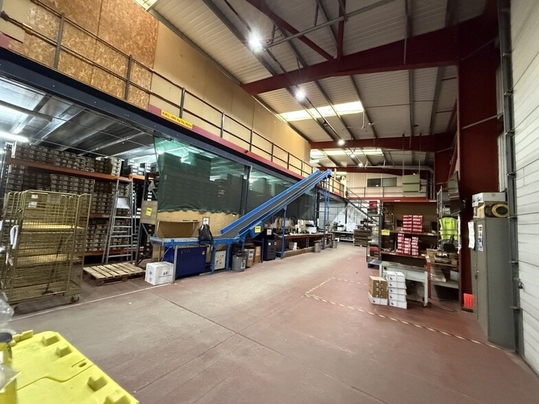 101 Worthing Rd, Sheffield for sale - Interior Photo - Image 3 of 10