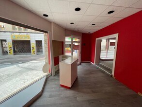 Retail in Igualada, Barcelona to rent Interior Photo- Image 1 of 6