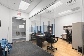 3687 Tampa Rd, Oldsmar, FL to rent Interior Photo- Image 2 of 6