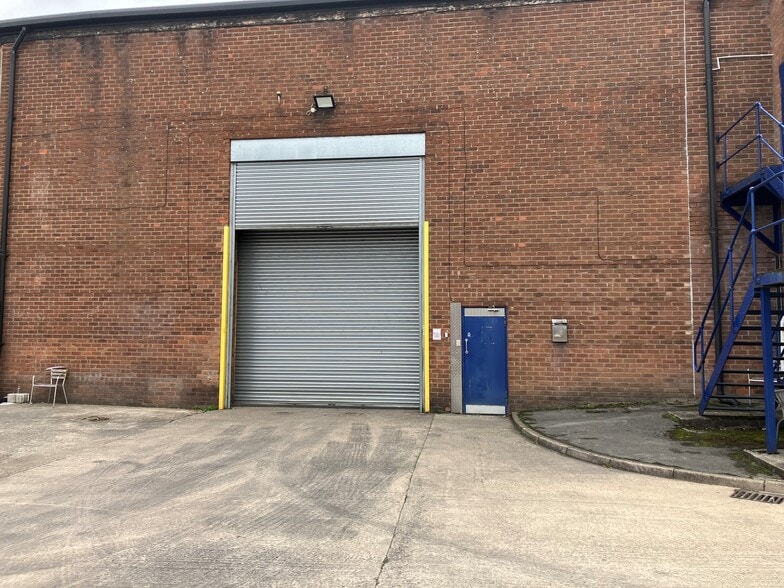Stockport Rd E, Stockport to rent - Building Photo - Image 2 of 4