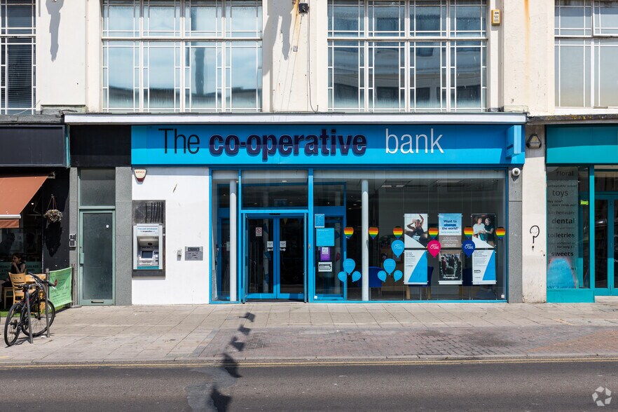 164-165 Western Rd, Brighton to rent - Building Photo - Image 3 of 5