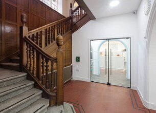 122 Shore St, Gourock to rent Interior Photo- Image 1 of 5