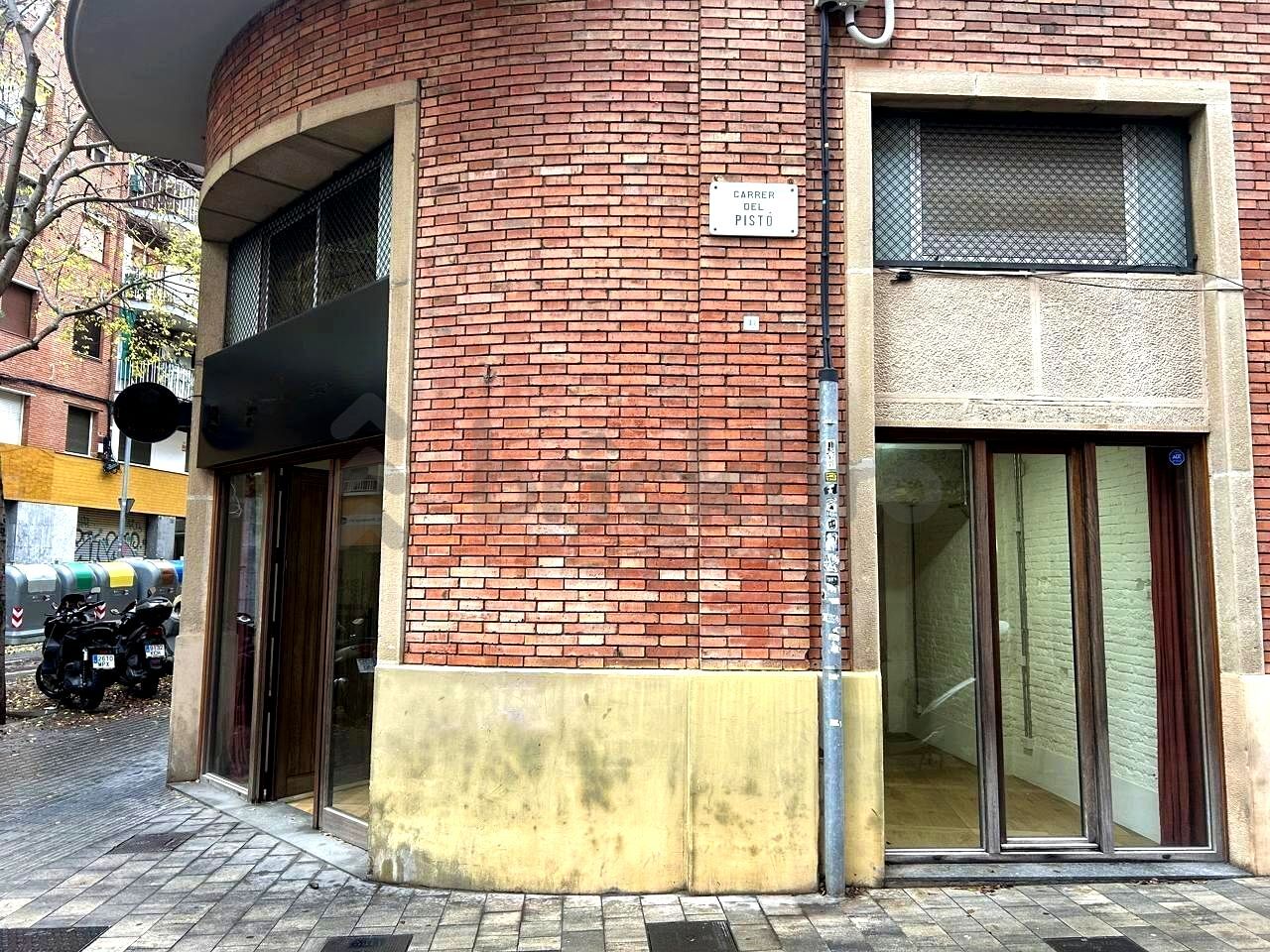 Retail in Barcelona, Barcelona to rent Interior Photo- Image 1 of 22