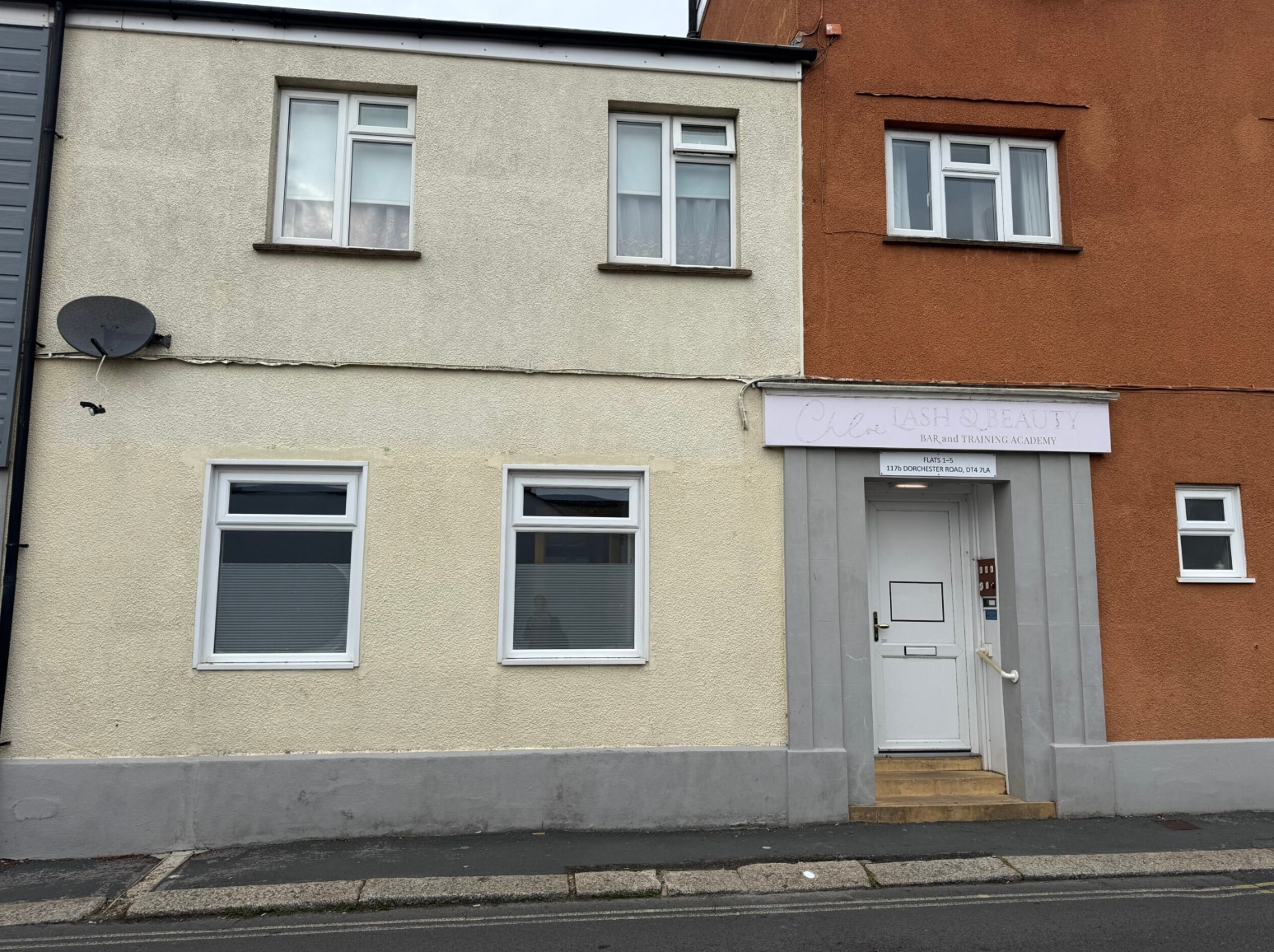 117B Dorchester Rd, Weymouth to rent Primary Photo- Image 1 of 3