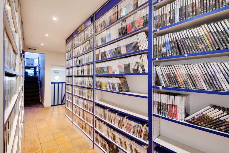 34 Place Henri Neveu, Colombes for sale - Interior Photo - Image 3 of 12