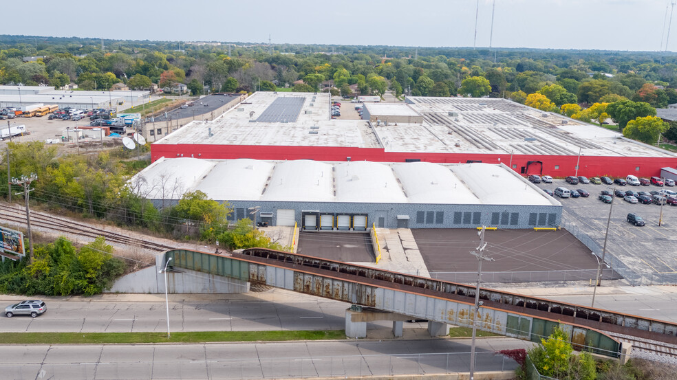 5400 N Teutonia Ave, Milwaukee, WI for sale - Building Photo - Image 1 of 8