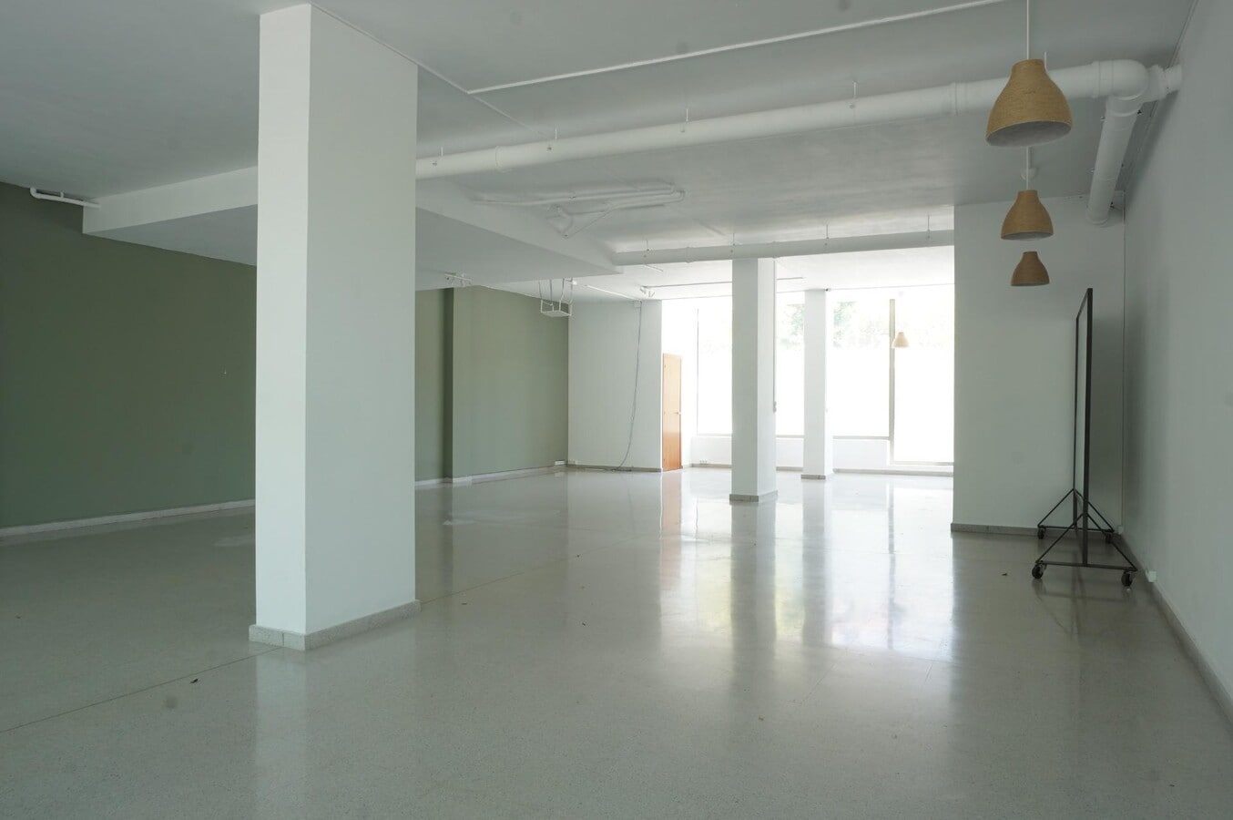 L'Hospitalet de Llobregat, BAR 08904 - Unit PT05 - - Interior Photo - Image 2 of 12