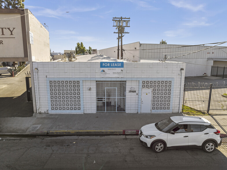 15468 Cabrito Rd, Van Nuys, CA for rent - Building Photo - Image 3 of 38