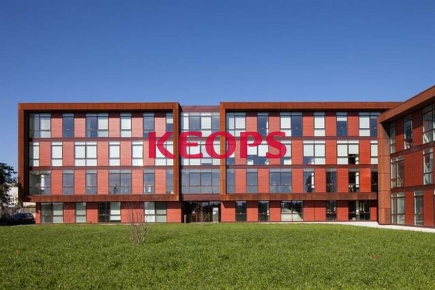 8 Rue De Vidailhan, Balma to rent - Building Photo - Image 1 of 14