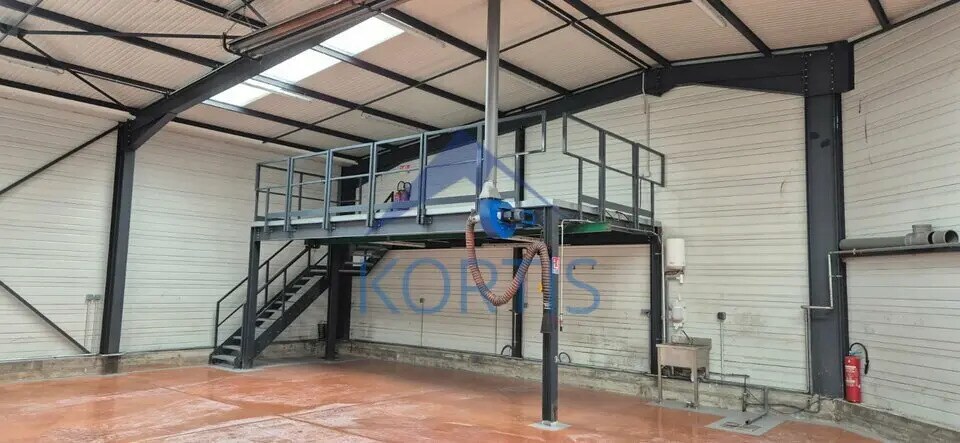 Light Industrial in Arnas to rent - Interior Photo - Image 3 of 4