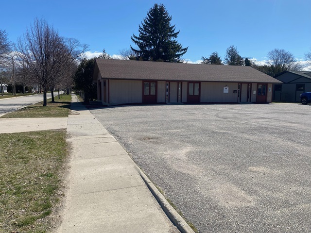 228 Seventh St, Frankfort, MI for rent - Building Photo - Image 1 of 24