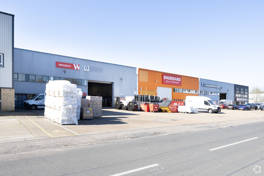 193-211 Vale Rd, Tonbridge to rent - Building Photo - Image 3 of 4