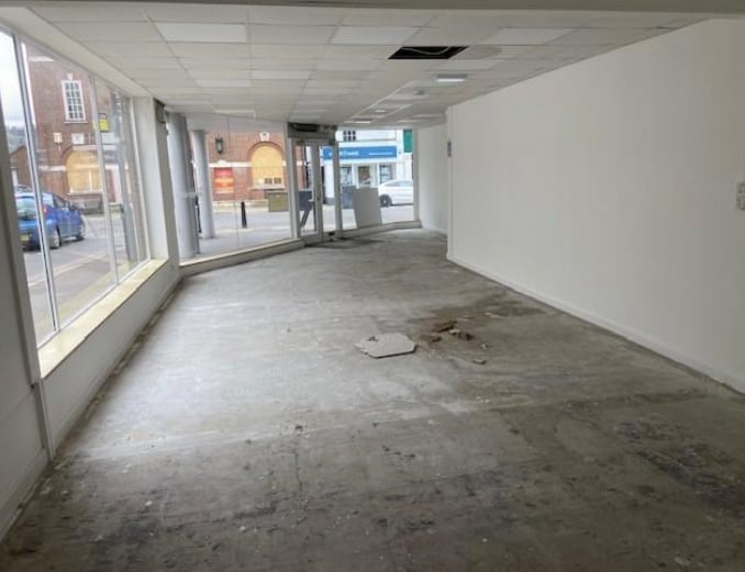 180 High St, Dorking to rent - Interior Photo - Image 2 of 3