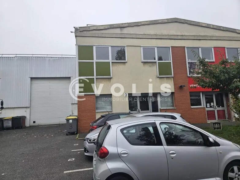 Light Industrial in Chilly-Mazarin to rent - Building Photo - Image 1 of 10