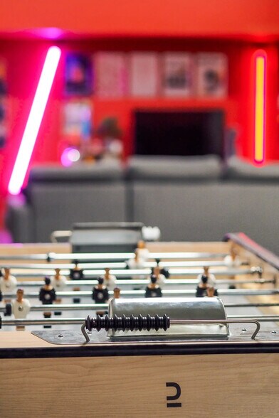 Office in Clichy to rent - Interior Photo - Image 3 of 9