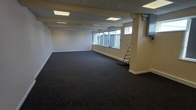 Miles Gray Rd, Basildon to rent Building Photo- Image 2 of 2