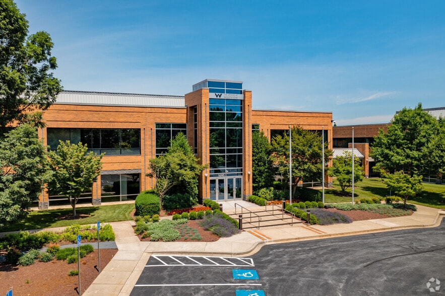 5255 Westview Dr, Frederick, MD to rent - Building Photo - Image 2 of 9