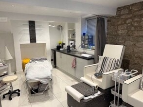 74 Main St, Addingham to rent Interior Photo- Image 1 of 2