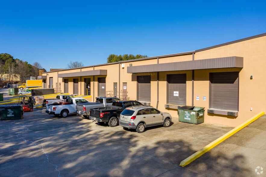 5111-5131 S Royal Atlanta Dr, Tucker, GA for rent - Building Photo - Image 2 of 4