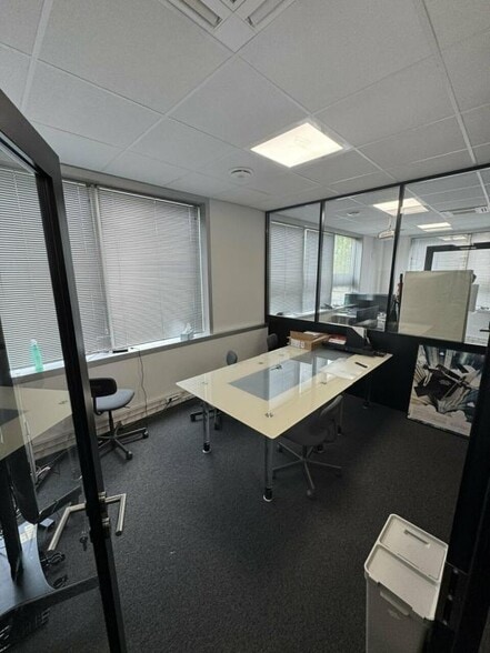 9 Allée Des Impressionnistes, Villepinte to rent - Interior Photo - Image 3 of 8