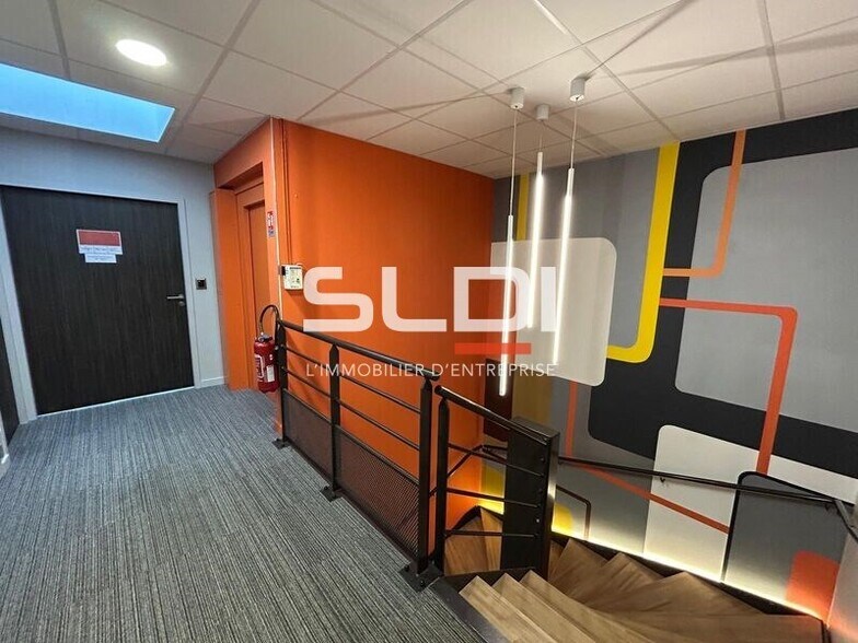 3 Chemin Du Jubin, Dardilly to rent - Interior Photo - Image 3 of 16