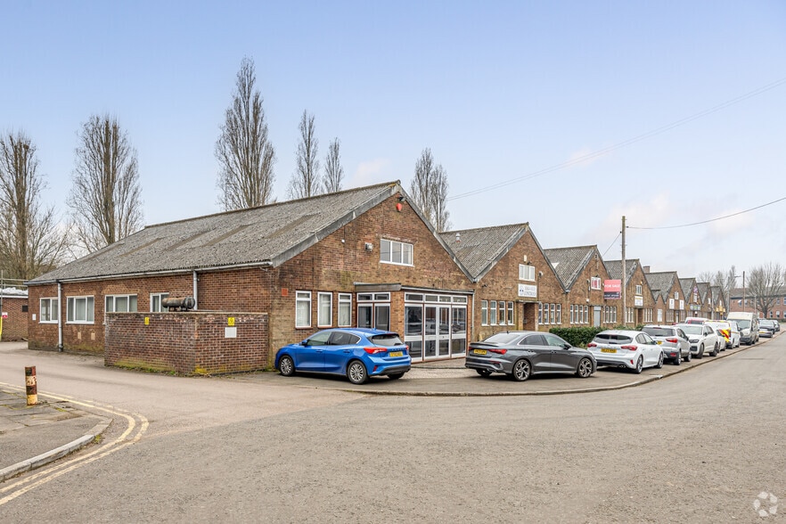 2-16 Woodfield Rd, Welwyn Garden City for sale - Primary Photo - Image 1 of 19