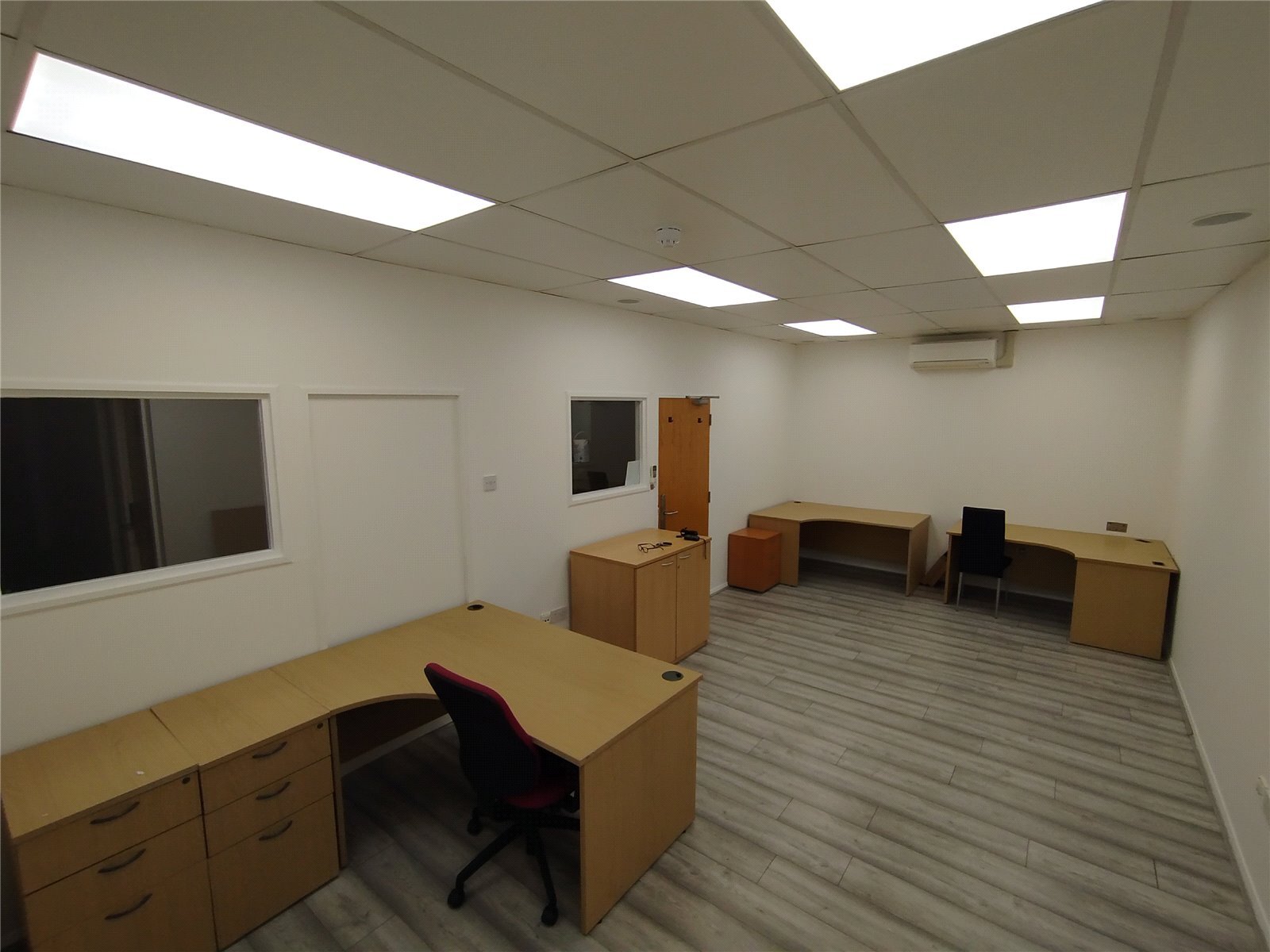 8 Madeira Ave, Leigh On Sea to rent Interior Photo- Image 1 of 3