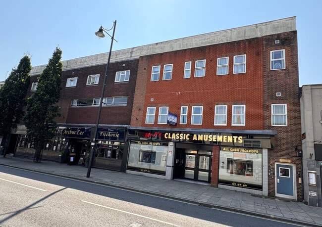 More details for 110-112 West St, Fareham - Retail for Sale