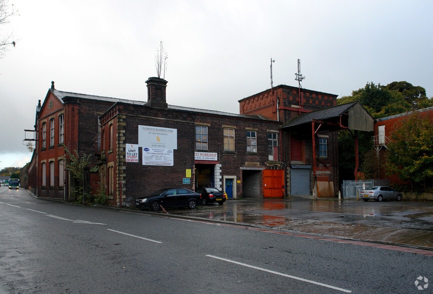 Whalley New Rd, Blackburn to rent - Building Photo - Image 3 of 4