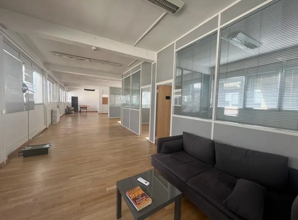 Office in Nanterre to rent Interior Photo- Image 1 of 6