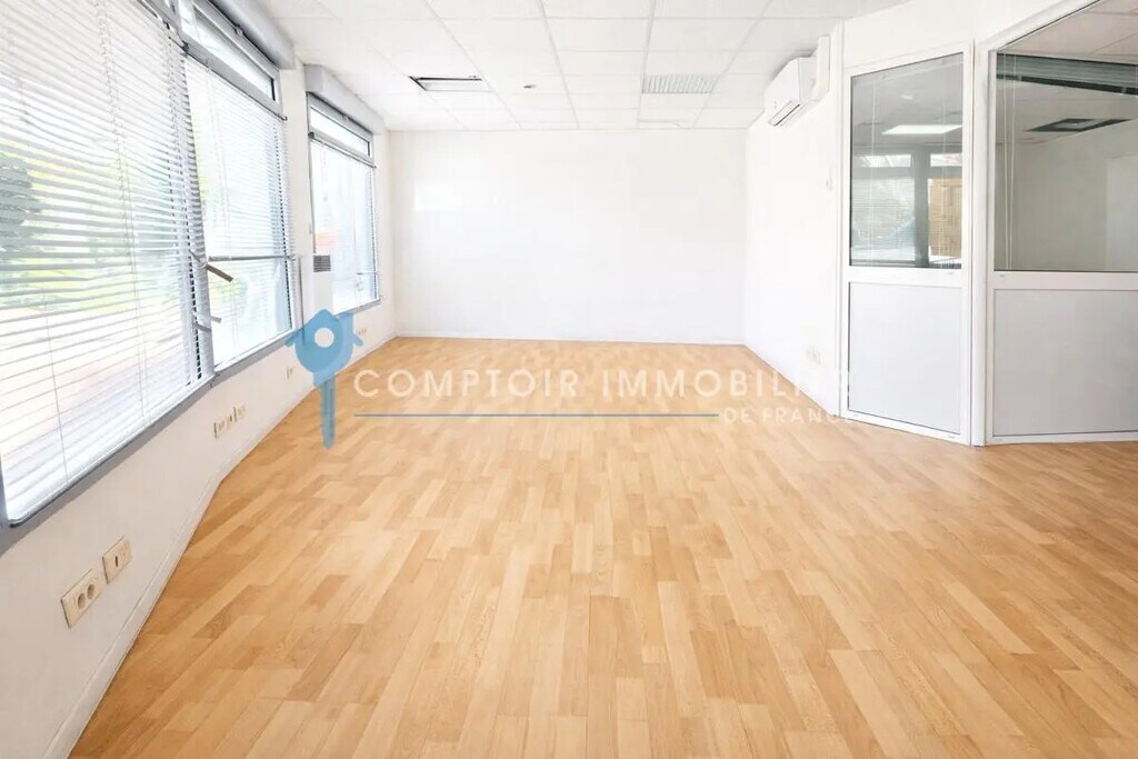 Vente Commerce 68 m² - Photo 1