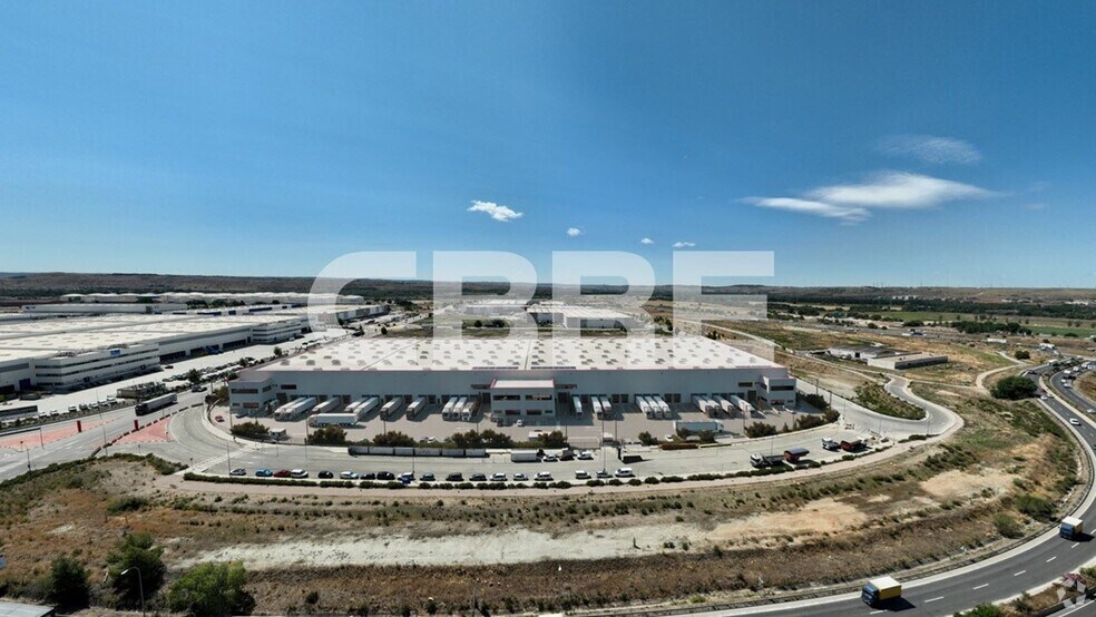 Calle Serafín Holgado, 2, San Fernando de Henares, Madrid to rent - Building Photo - Image 2 of 6