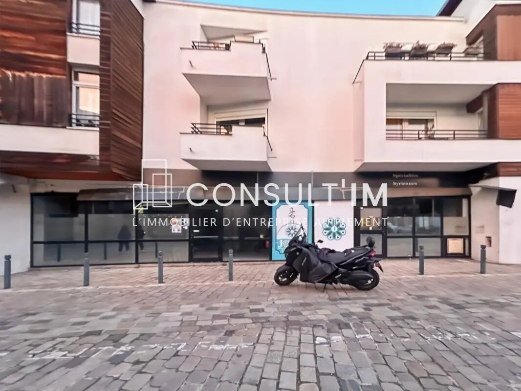 Retail in Nanterre to rent Building Photo- Image 1 of 7