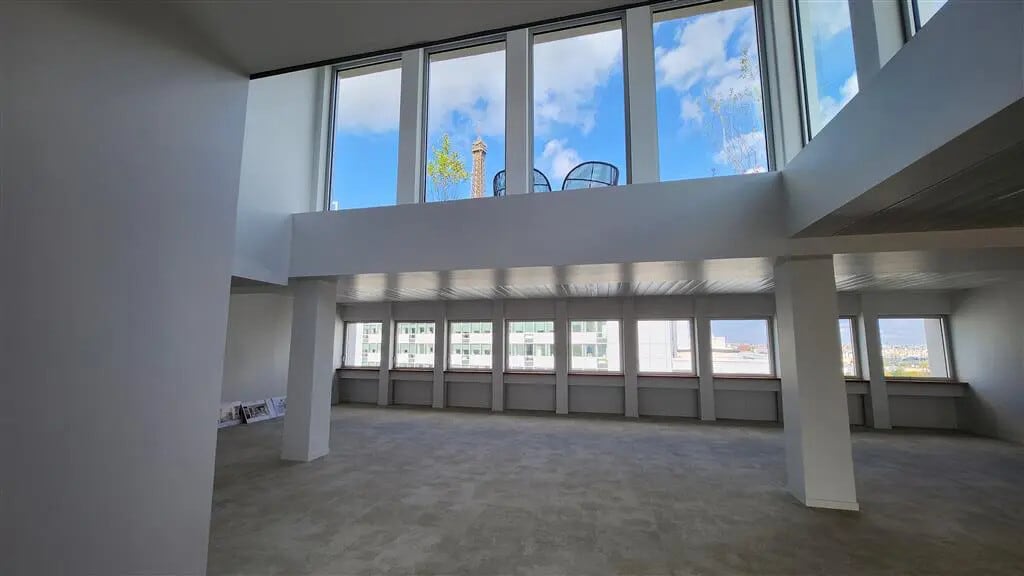 Location Bureaux 550 m² - Photo 1