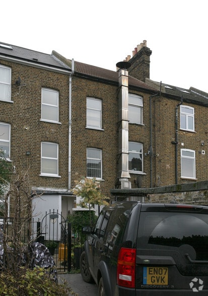 130 Hither Green Ln, London to rent - Building Photo - Image 2 of 4