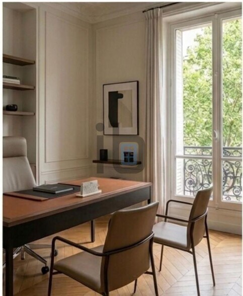 Office in Paris for sale - Interior Photo - Image 2 of 2