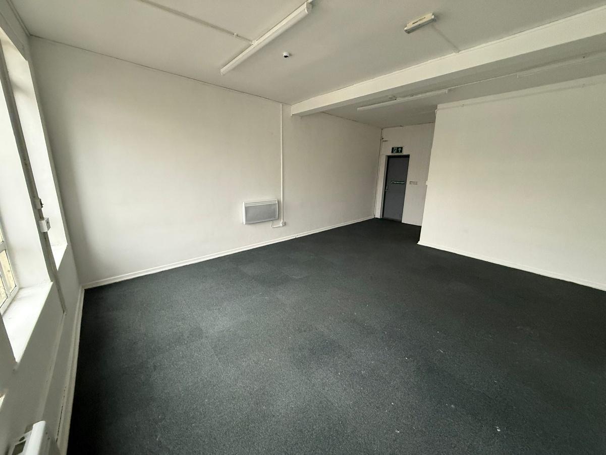 5-8 High St, Swansea to rent Interior Photo- Image 1 of 8