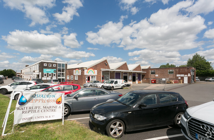 Cheney Manor Industrial Estate, Swindon for rent - Primary Photo - Image 1 of 9