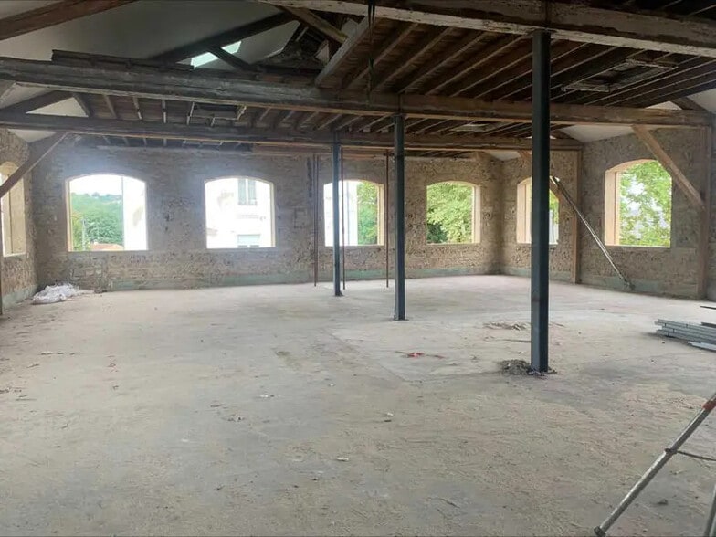 Light Industrial in Chaponost for sale - Interior Photo - Image 3 of 6